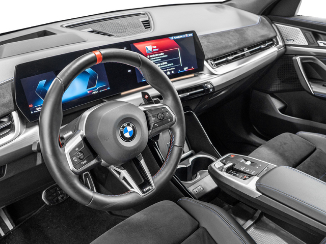 BMW X2 M35i color Gris. Año 2024. 221KW(300CV). Gasolina. En concesionario Caetano Cuzco, Alcalá de Madrid
