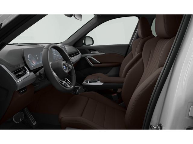 BMW X1 sDrive20d color Blanco. Año 2024. 120KW(163CV). Diésel. En concesionario San Pablo Motor | Su Eminencia de Sevilla