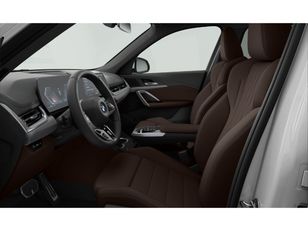 Fotos de BMW X1 sDrive20d color Blanco. Año 2024. 120KW(163CV). Diésel. En concesionario San Pablo Motor | Su Eminencia de Sevilla