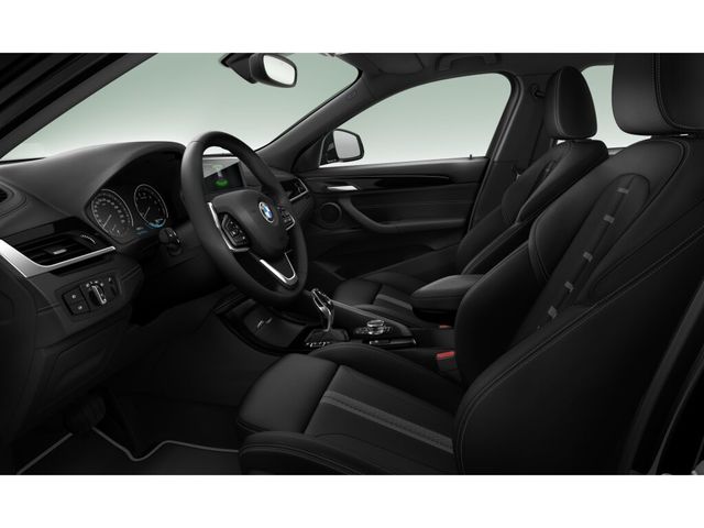 BMW X2 sDrive18i color Negro. Año 2022. 103KW(140CV). Gasolina. En concesionario Ilbira Motor | Granada de Granada