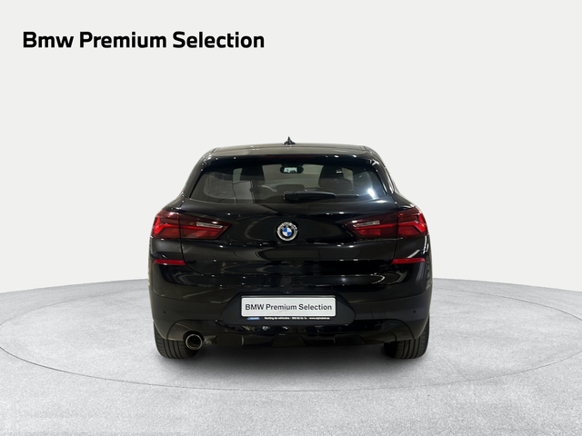 BMW X2 sDrive18i color Negro. Año 2022. 103KW(140CV). Gasolina. En concesionario Ilbira Motor | Granada de Granada