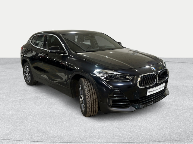 BMW X2 sDrive18i color Negro. Año 2022. 103KW(140CV). Gasolina. En concesionario Ilbira Motor | Granada de Granada