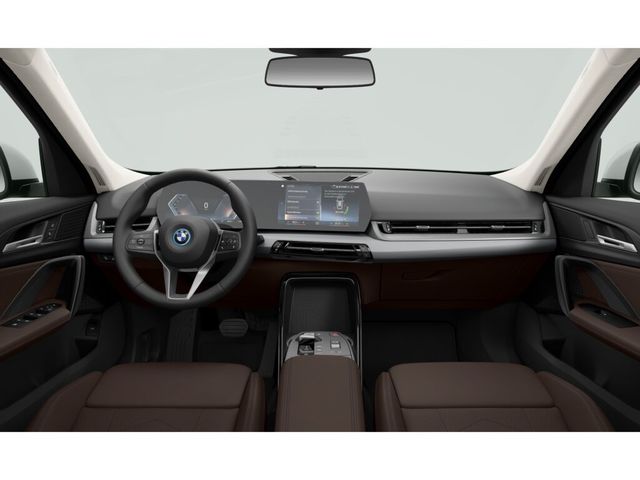 BMW iX1 xDrive30 color Blanco. Año 2023. 230KW(313CV). Eléctrico. En concesionario Ilbira Motor | Granada de Granada