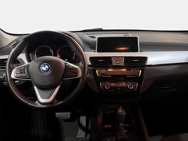 BMW X1 xDrive25e color Blanco. Año 2022. 162KW(220CV). Híbrido Electro/Gasolina. En concesionario Ilbira Motor | Granada de Granada