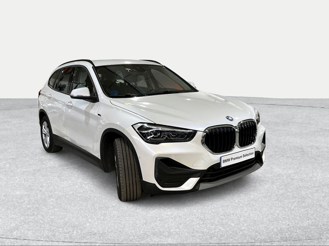 BMW X1 xDrive25e color Blanco. Año 2022. 162KW(220CV). Híbrido Electro/Gasolina. En concesionario Ilbira Motor | Granada de Granada