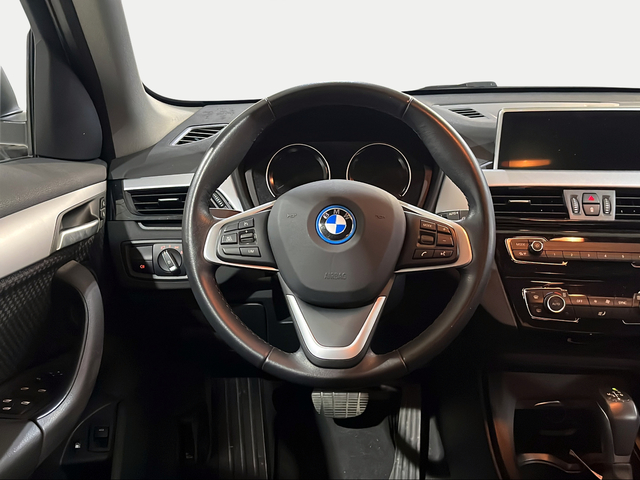 BMW X1 xDrive25e color Blanco. Año 2022. 162KW(220CV). Híbrido Electro/Gasolina. En concesionario Ilbira Motor | Granada de Granada