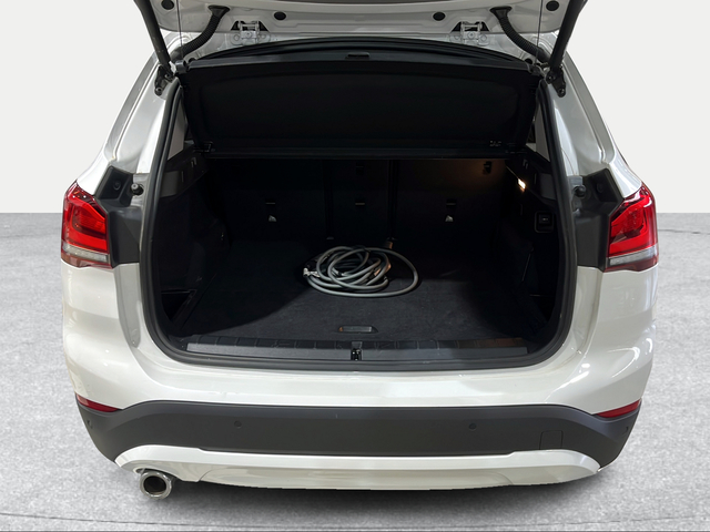 BMW X1 xDrive25e color Blanco. Año 2022. 162KW(220CV). Híbrido Electro/Gasolina. En concesionario Ilbira Motor | Granada de Granada