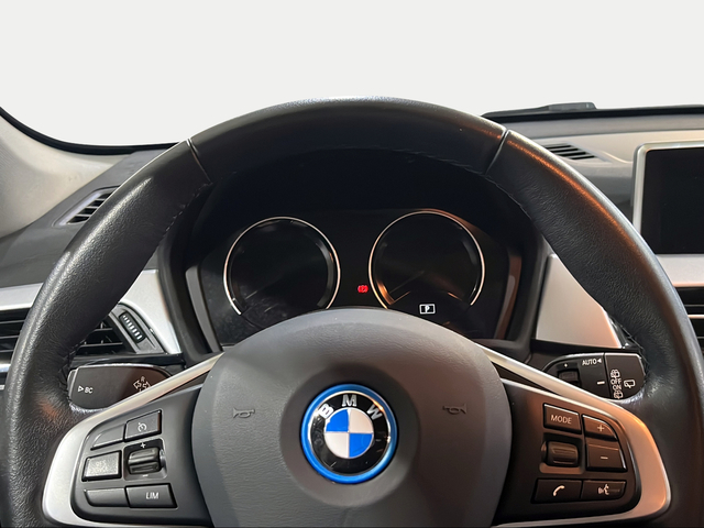 BMW X1 xDrive25e color Blanco. Año 2022. 162KW(220CV). Híbrido Electro/Gasolina. En concesionario Ilbira Motor | Granada de Granada