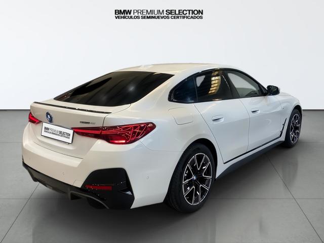 BMW i4 eDrive40 color Blanco. Año 2025. 250KW(340CV). Eléctrico. En concesionario Automotor Costa, S.L.U. de Almería