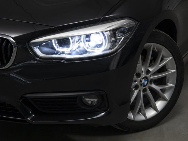 BMW Serie 1 118i color Negro. Año 2019. 100KW(136CV). Gasolina. En concesionario BMW Fuenteolid Valladolid de Valladolid