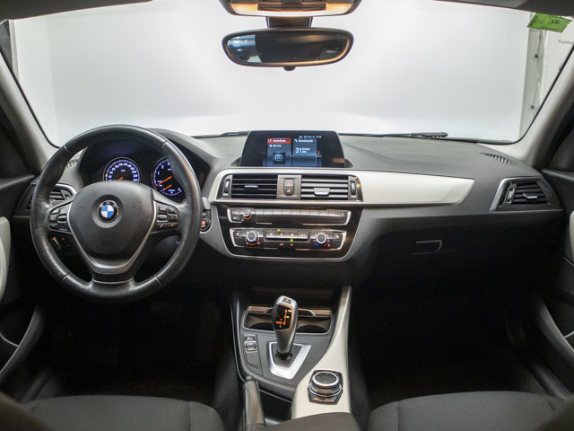 BMW Serie 1 118i color Negro. Año 2019. 100KW(136CV). Gasolina. En concesionario BMW Fuenteolid Valladolid de Valladolid