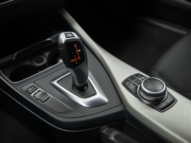 BMW Serie 1 118i color Negro. Año 2019. 100KW(136CV). Gasolina. En concesionario BMW Fuenteolid Valladolid de Valladolid