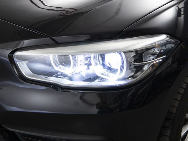 BMW Serie 1 118i color Negro. Año 2019. 100KW(136CV). Gasolina. En concesionario BMW Fuenteolid Valladolid de Valladolid