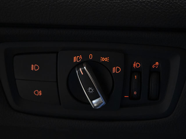BMW Serie 1 118i color Negro. Año 2019. 100KW(136CV). Gasolina. En concesionario BMW Fuenteolid Valladolid de Valladolid
