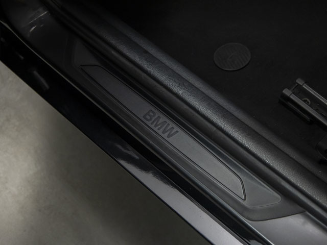 BMW Serie 1 118i color Negro. Año 2019. 100KW(136CV). Gasolina. En concesionario BMW Fuenteolid Valladolid de Valladolid