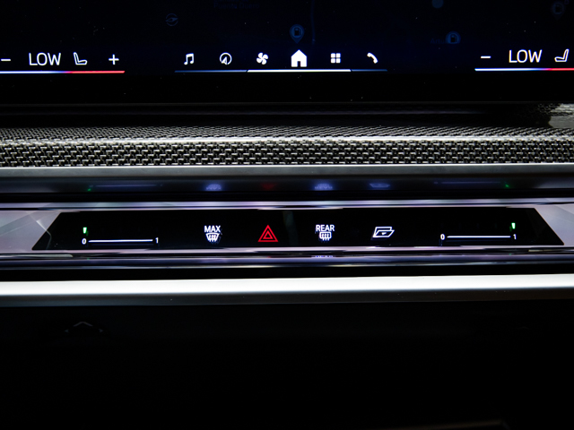 BMW Serie 7 740d color Negro. Año 2023. 220KW(299CV). Diésel. En concesionario BMW Fuenteolid Valladolid de Valladolid