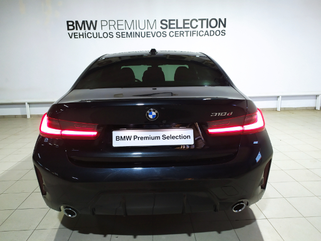 BMW Serie 3 318d color Negro. Año 2024. 110KW(150CV). Diésel. En concesionario Hispamovil Elche de Alicante