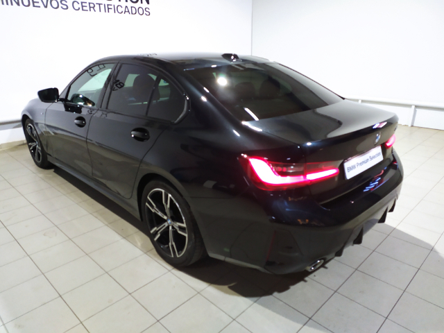 BMW Serie 3 318d color Negro. Año 2024. 110KW(150CV). Diésel. En concesionario Hispamovil Elche de Alicante