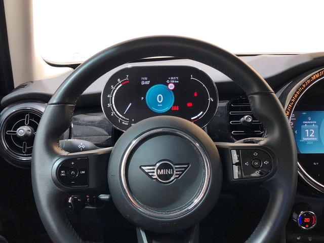 fotoG 13 del MINI MINI 5 Puertas Cooper 100 kW (136 CV) 136cv Gasolina del 2024 en Madrid