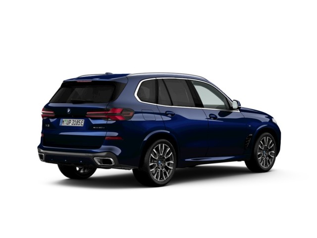 BMW X5 xDrive50e color Azul. Año 2024. 360KW(489CV). Híbrido Electro/Gasolina. En concesionario Movilnorte El Carralero de Madrid