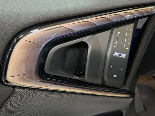 BMW X3 xDrive20d color Azul. Año 2025. 145KW(197CV). Diésel. En concesionario Automoviles Bertolin S.L. de Valencia