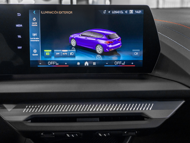 BMW Serie 1 118d color Rojo. Año 2025. 110KW(150CV). Diésel. En concesionario Caetano Cuzco, Salvatierra de Madrid