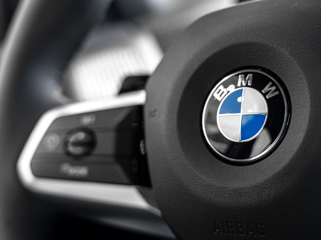 BMW Serie 1 118d color Rojo. Año 2025. 110KW(150CV). Diésel. En concesionario Caetano Cuzco, Salvatierra de Madrid