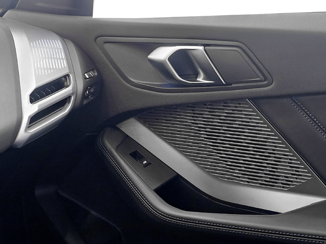 BMW Serie 1 118d color Rojo. Año 2025. 110KW(150CV). Diésel. En concesionario Caetano Cuzco, Salvatierra de Madrid