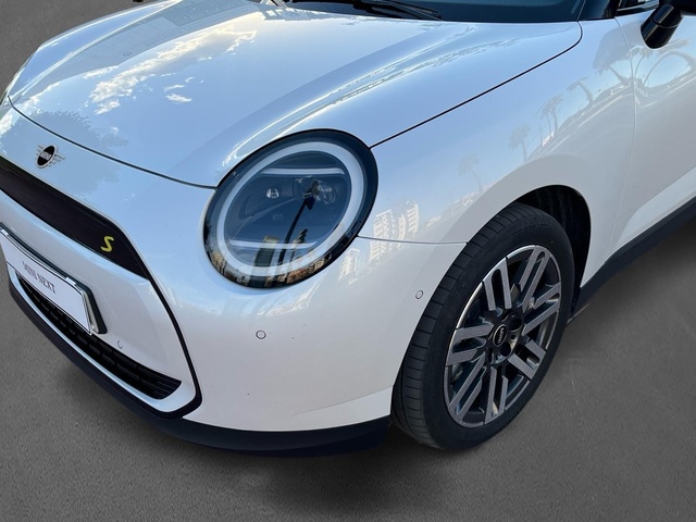 fotoG 5 del MINI MINI Cooper SE 160 kW (218 CV) 218cv Eléctrico del 2024 en Murcia