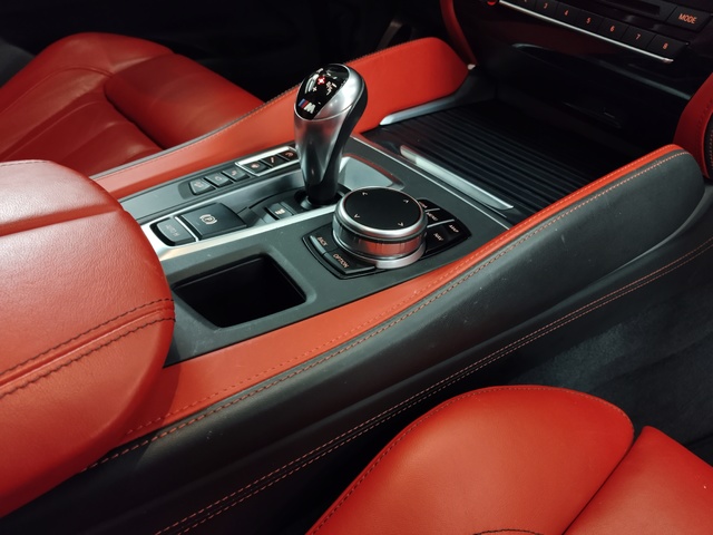 BMW M X6 M color Gris. Año 2018. 423KW(575CV). Gasolina. En concesionario Autoberón de La Rioja