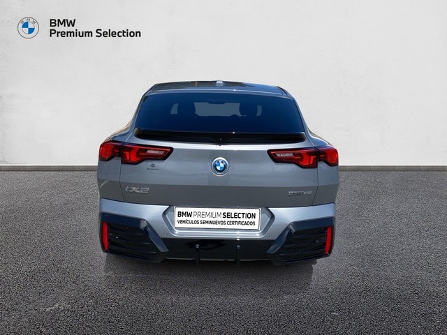 BMW iX2 eDrive20 color Gris. Año 2025. 150KW(204CV). Eléctrico. En concesionario Marmotor de Las Palmas