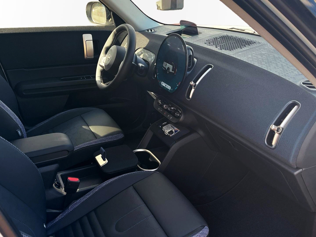 Foto 8 MINI  Countryman SE ALL4 230 kW (313 CV)