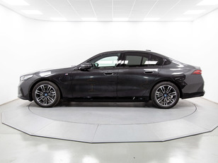 Fotos de BMW Serie 5 530e color Gris. Año 2025. 220KW(299CV). Híbrido Electro/Gasolina. En concesionario Movil Begar Petrer de Alicante