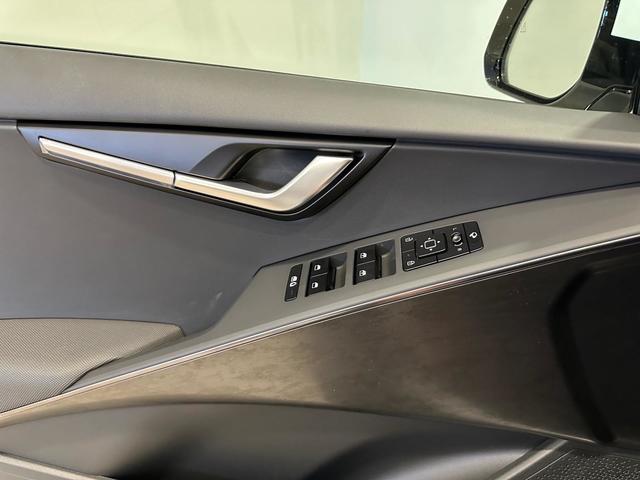 Foto 23 Kia Niro 1.6 GDi HEV Drive 95 kW (129 CV)