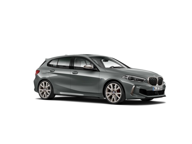BMW Serie 1 M135i color Gris. Año 2022. 225KW(306CV). Gasolina. En concesionario Movilnorte El Plantio de Madrid