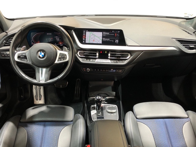 BMW Serie 1 M135i color Gris. Año 2022. 225KW(306CV). Gasolina. En concesionario Movilnorte El Plantio de Madrid