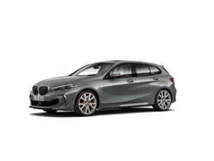 Fotos de BMW Serie 1 M135i color Gris. Año 2022. 225KW(306CV). Gasolina. En concesionario Movilnorte El Plantio de Madrid