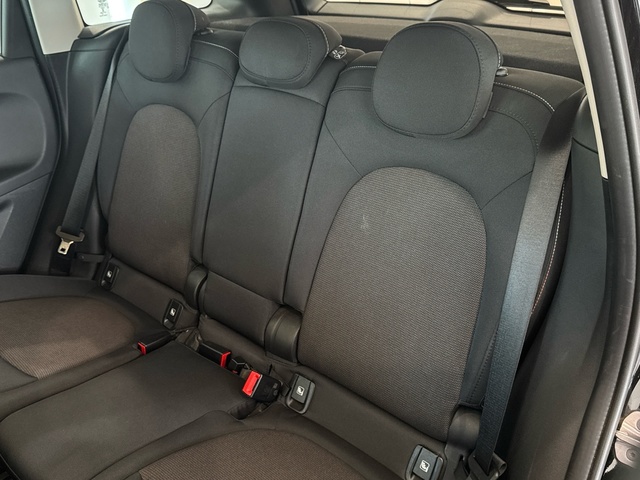 fotoG 8 del MINI MINI Countryman Cooper 100 kW (136 CV) 136cv Gasolina del 2021 en Burgos