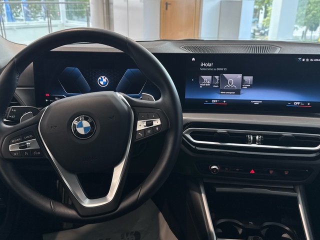 BMW Serie 3 320d Touring color Negro. Año 2024. 140KW(190CV). Híbrido Electro/Diesel. En concesionario Motor Gorbea de Álava