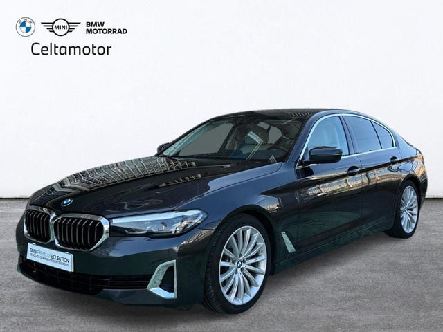 BMW Serie 5 520d color Gris. Año 2022. 140KW(190CV). Diésel. En concesionario Celtamotor Vigo de Pontevedra