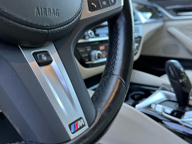 BMW Serie 5 520d color Gris. Año 2022. 140KW(190CV). Diésel. En concesionario Celtamotor Vigo de Pontevedra