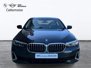 Fotos de BMW Serie 5 520d color Gris. Año 2022. 140KW(190CV). Diésel. En concesionario Celtamotor Vigo de Pontevedra