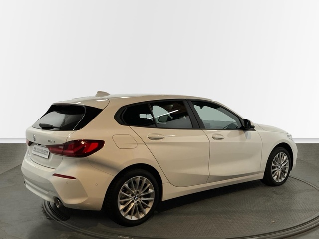 BMW Serie 1 118d color Blanco. Año 2024. 110KW(150CV). Diésel. En concesionario Proa Premium Palma de Illes Balears