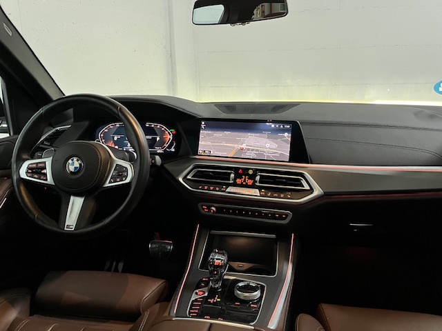 BMW X5 xDrive30d color Blanco. Año 2021. 210KW(286CV). Diésel. En concesionario Amiocar S.A. de Coruña