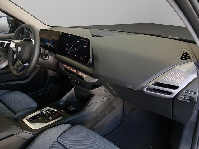 BMW Serie 1 120d color Negro. Año 2024. 120KW(163CV). Diésel. En concesionario ALZIRA Automoviles Fersan, S.A. de Valencia