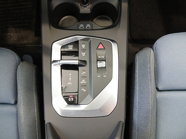BMW Serie 1 120d color Negro. Año 2024. 120KW(163CV). Diésel. En concesionario ALZIRA Automoviles Fersan, S.A. de Valencia