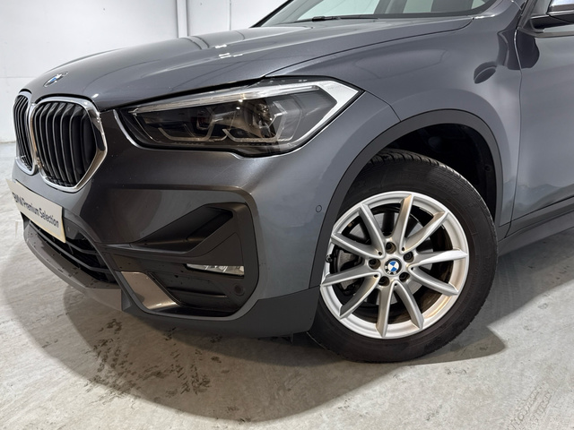 BMW X1 sDrive18d color Gris. Año 2021. 110KW(150CV). Diésel. En concesionario Auto Premier, S.A. - GUADALAJARA de Guadalajara