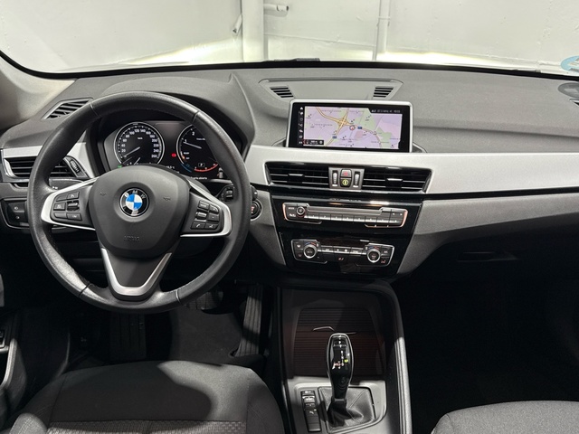 BMW X1 sDrive18d color Gris. Año 2021. 110KW(150CV). Diésel. En concesionario Auto Premier, S.A. - GUADALAJARA de Guadalajara