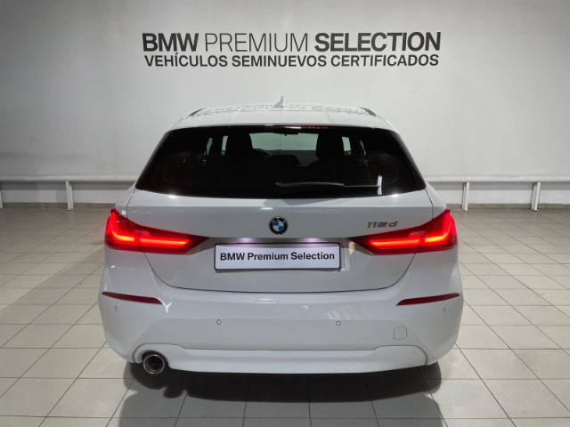 BMW Serie 1 116d color Blanco. Año 2022. 85KW(116CV). Diésel. En concesionario Hispamovil Elche de Alicante