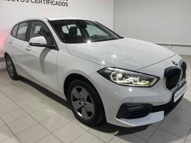 BMW Serie 1 116d color Blanco. Año 2022. 85KW(116CV). Diésel. En concesionario Hispamovil Elche de Alicante